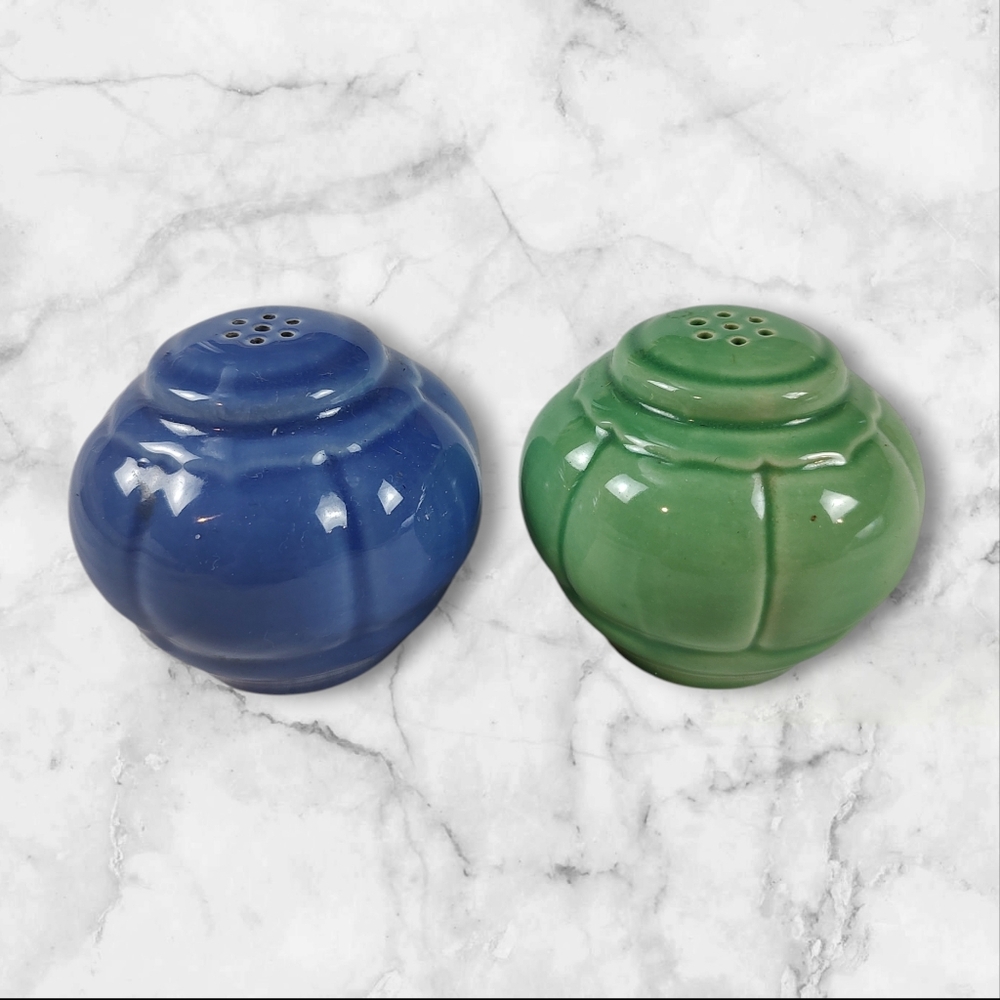 Homer Laughlin Riviera Blue Green Shaker Set